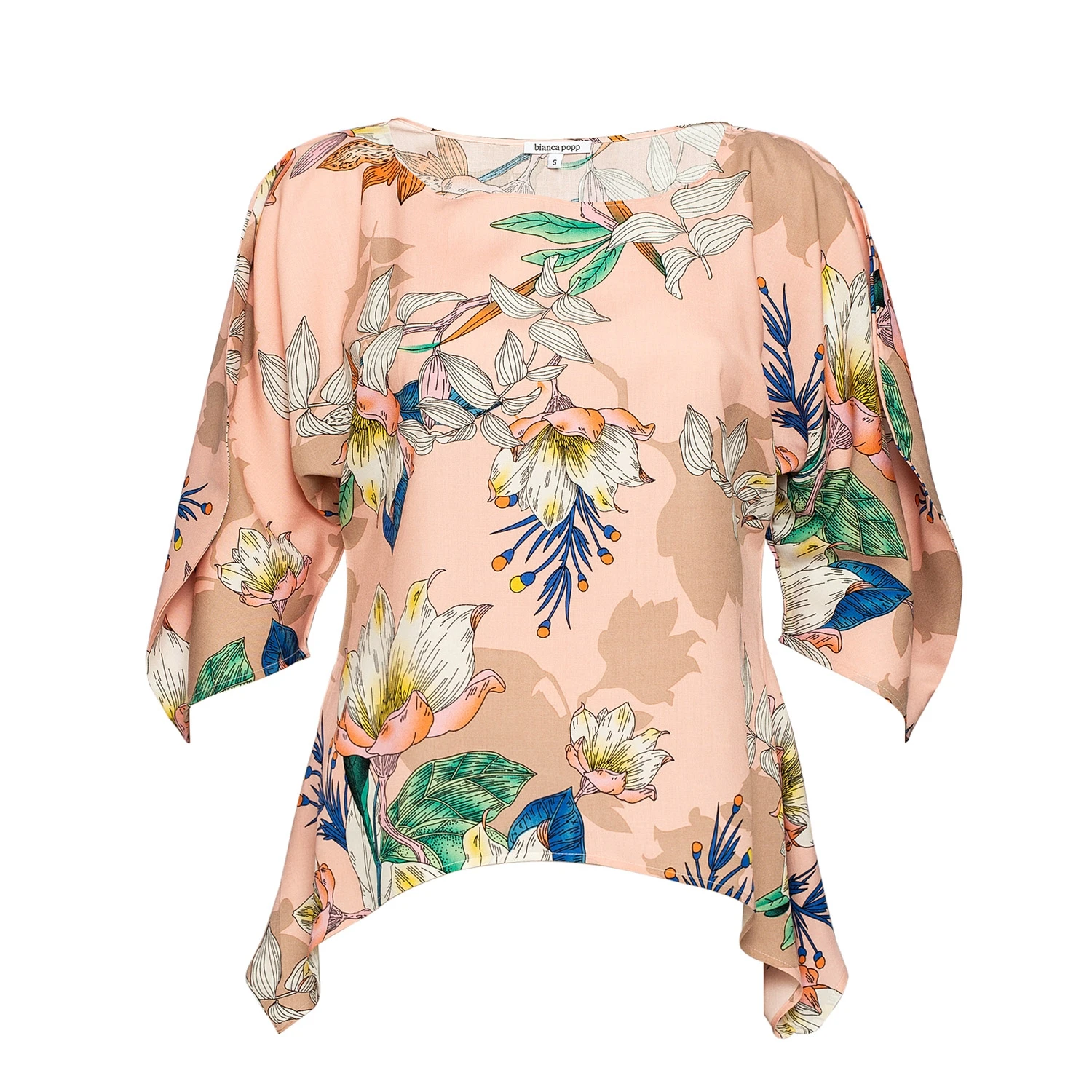 puff-blouse-with-flaps-in-pink-flowers Bluză Laura din viscoză roz cu print - imagine 1