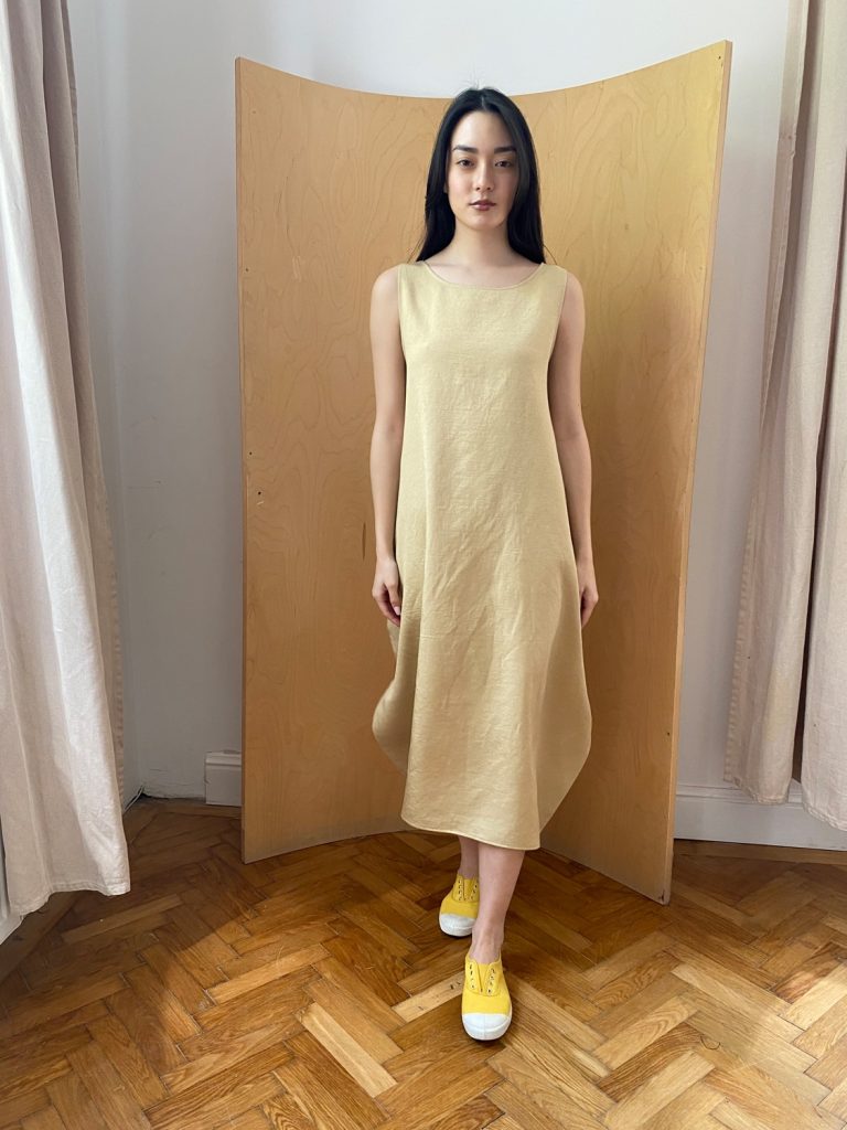 Semiballoon Dress in Golden Linen