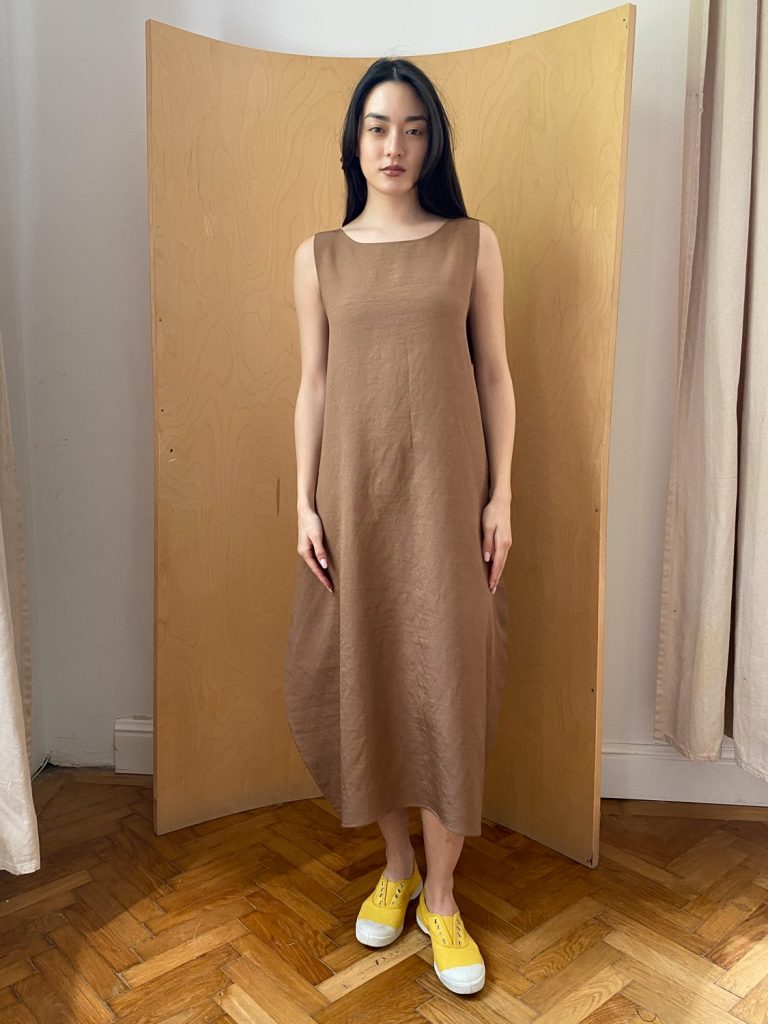 Semiballoon Dress in Rusty Linen