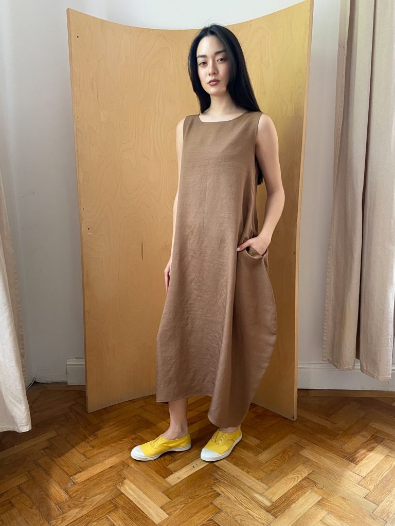 Semiballoon Dress in Rusty Linen