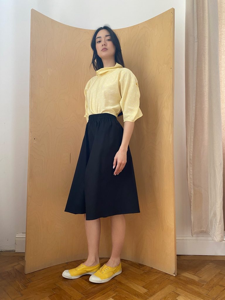 Tulip Skirt Short in Dark Navy Cotton