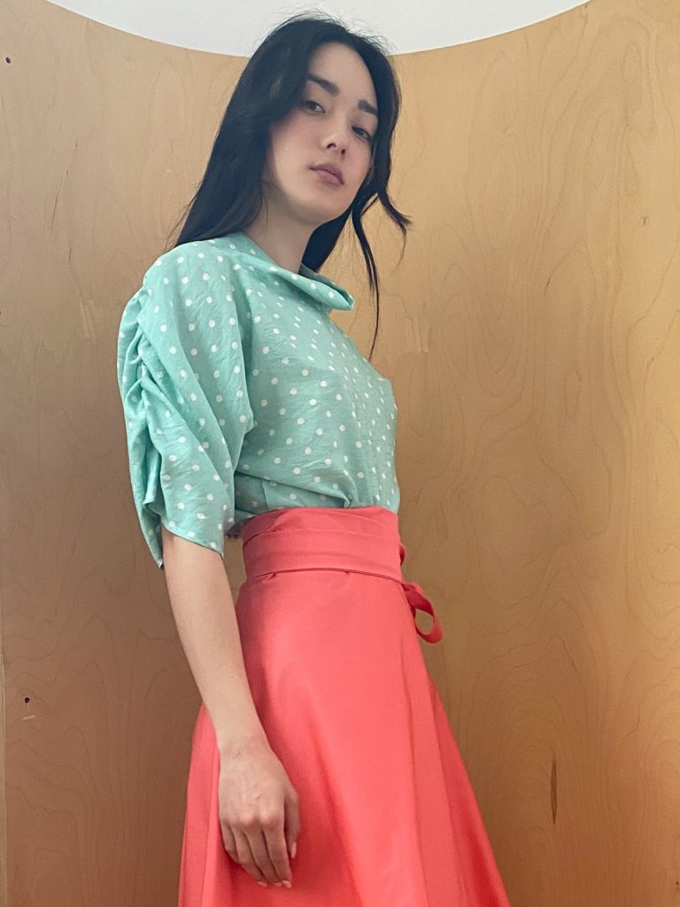 Puff Blouse with Collar in Mint Dotted Viscose