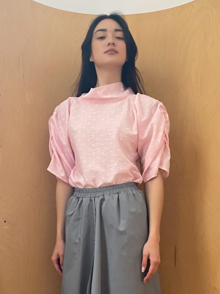 Puff Blouse with Collar in Pink Dotted Viscose